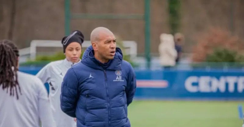 Paulo César, Ex-Fluminense, é Novo Treinador do PSG Feminino – Ascensão e Desafios