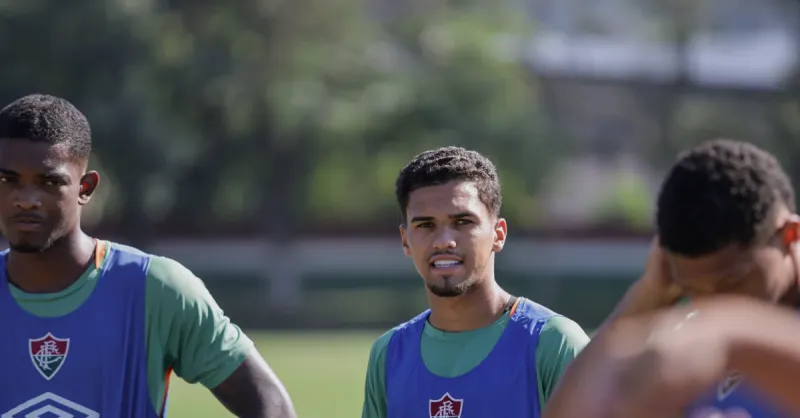 Fluminense: Jovens Promessas Retornam à Base para Decisões Cruciais