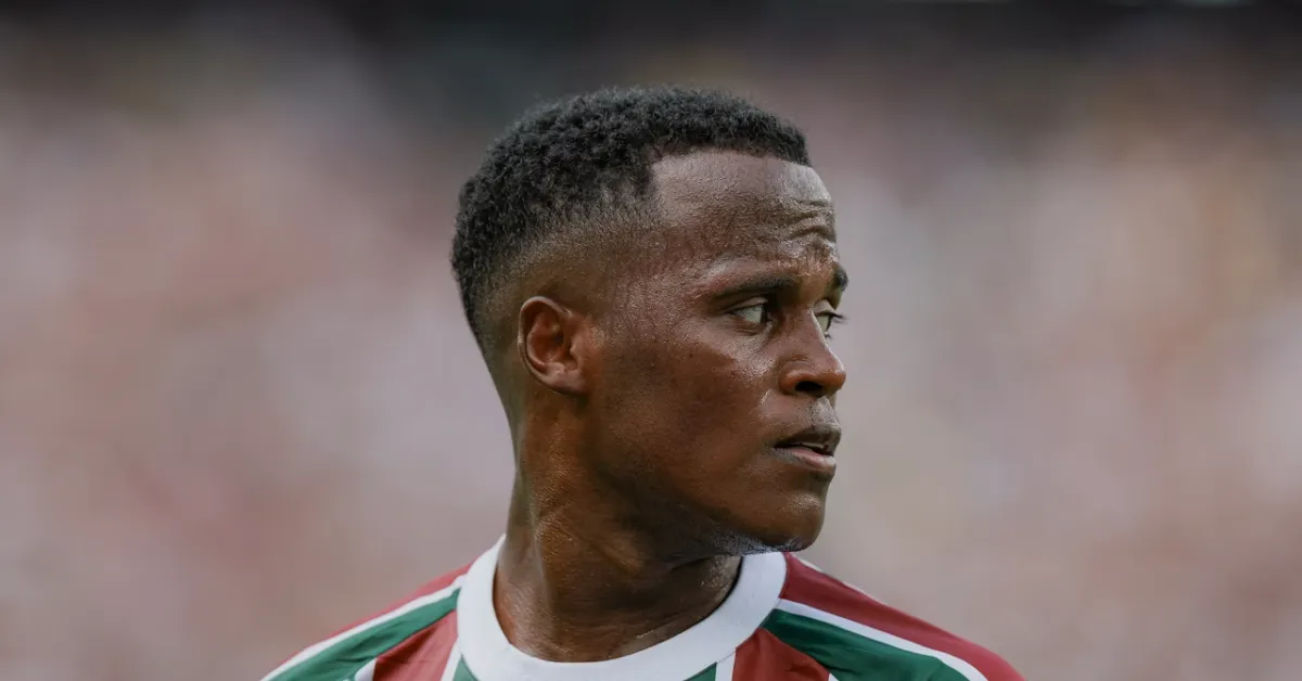 Fluminense: A Caçada Urgente por um Novo Arias no Mercado da Bola