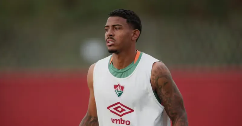 Shakhtar Donetsk mira John Kennedy: Fluminense avalia oferta milionária