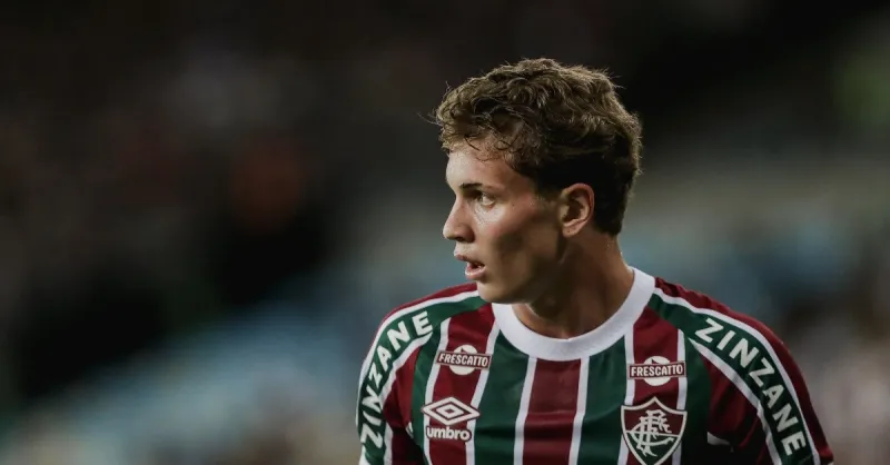 Fluminense Renova com Léo Jance: Lateral-Esquerdo Promissor Assina até 2026