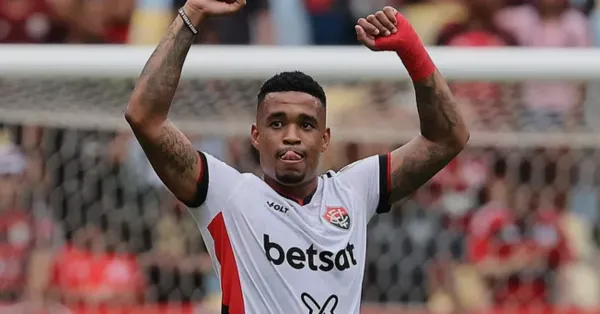 Fluminense entra na briga com Inter por Alerrandro, atacante do CSKA