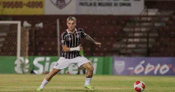 Léo Jance, lateral-esquerdo do Fluminense, é o novo reforço do Náutico